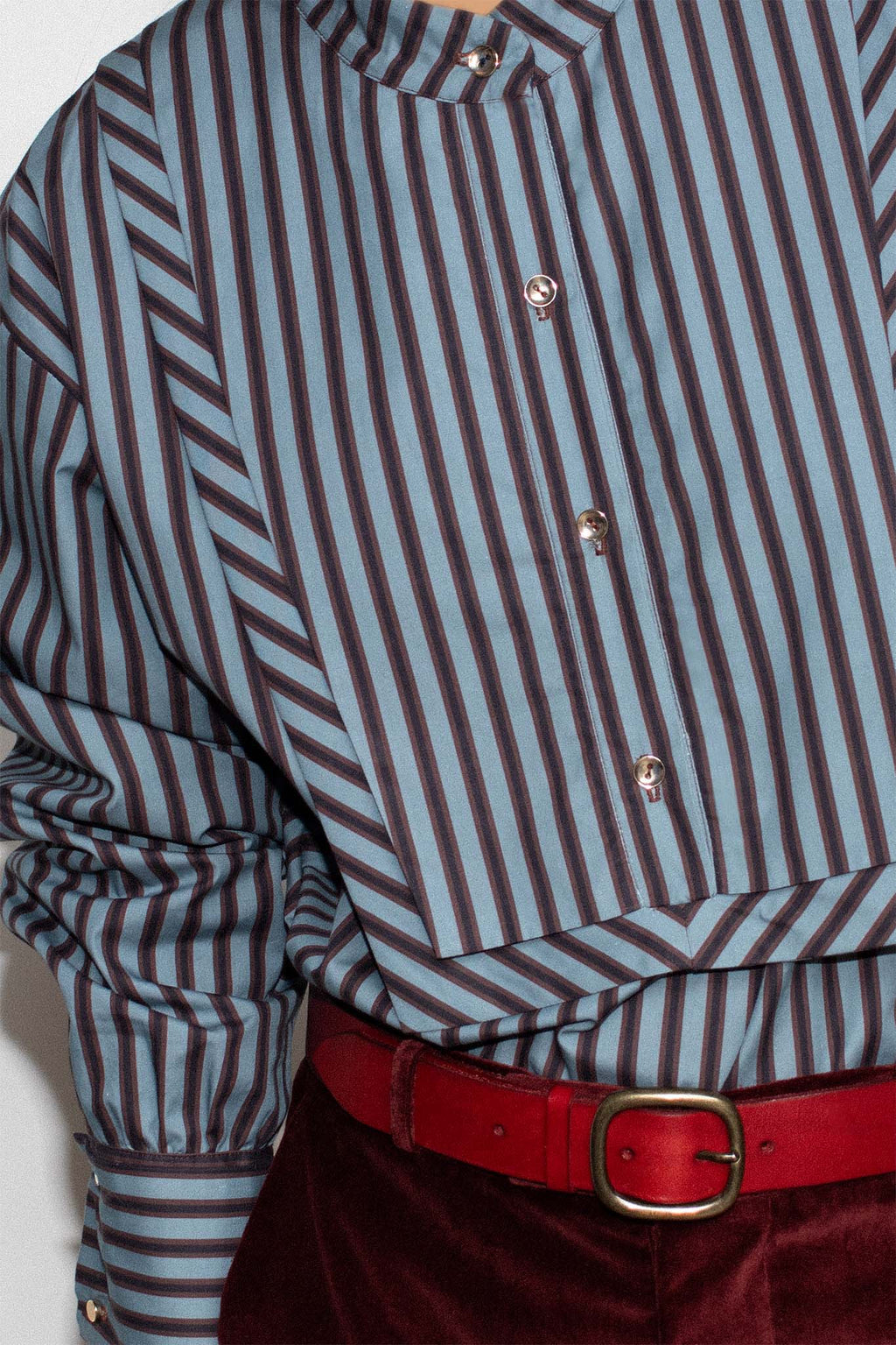 Violet Shirt Tempo